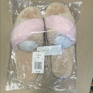 NWT L*Space Cloud Slippers Size M/L
